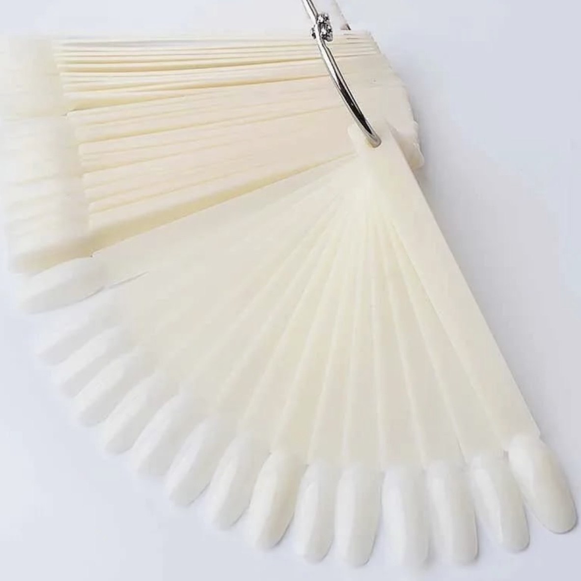 Палетки для лаков веер на кольце "семечки" белые (50 шт) в упаковке